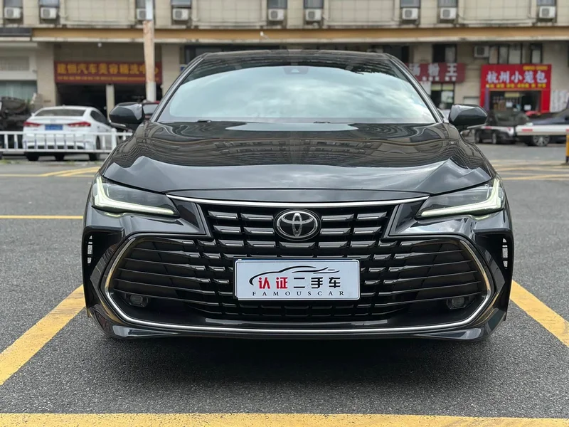 Toyota Avalon — фото 2