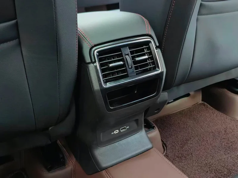 Skoda Karoq — фото 18