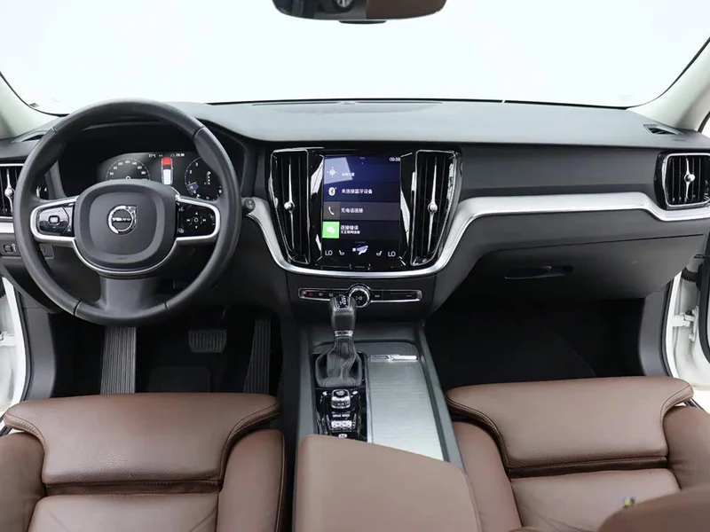 Volvo V60 — фото 12