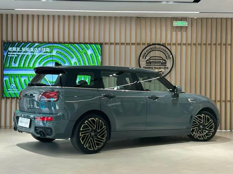 MINI CLUBMAN — фото 9
