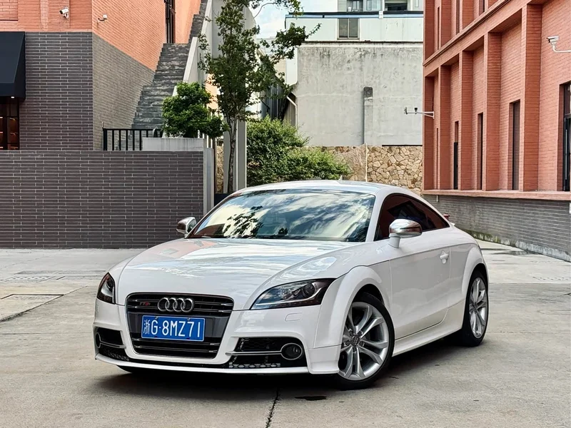 Audi TTS — фото 1