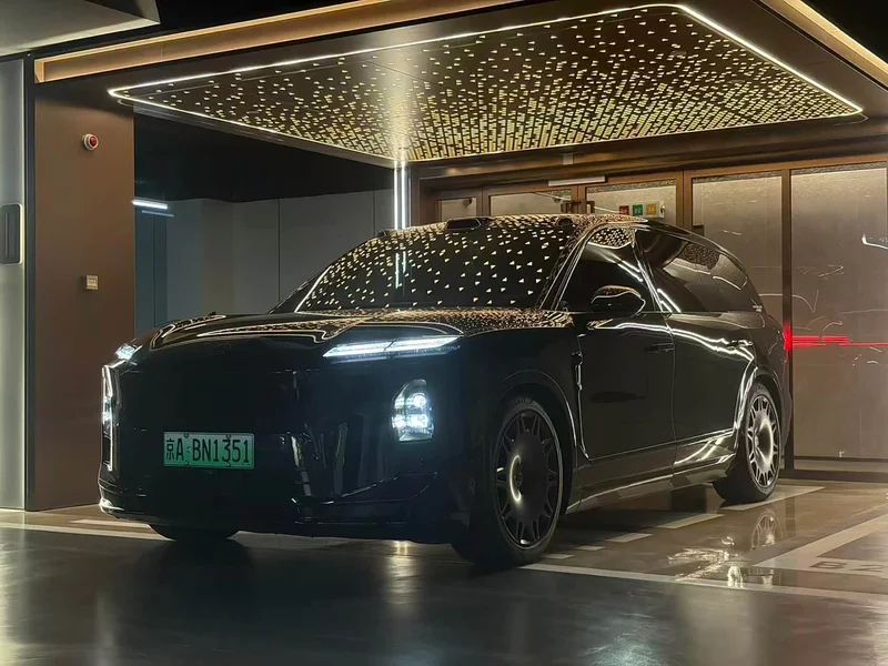 NIO ES8