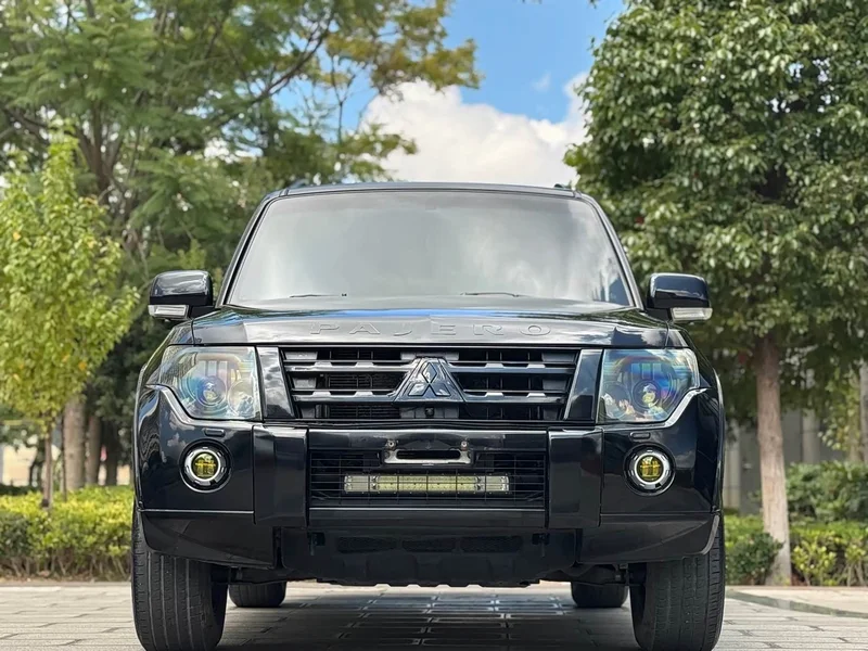 Mitsubishi Pajero — фото 3