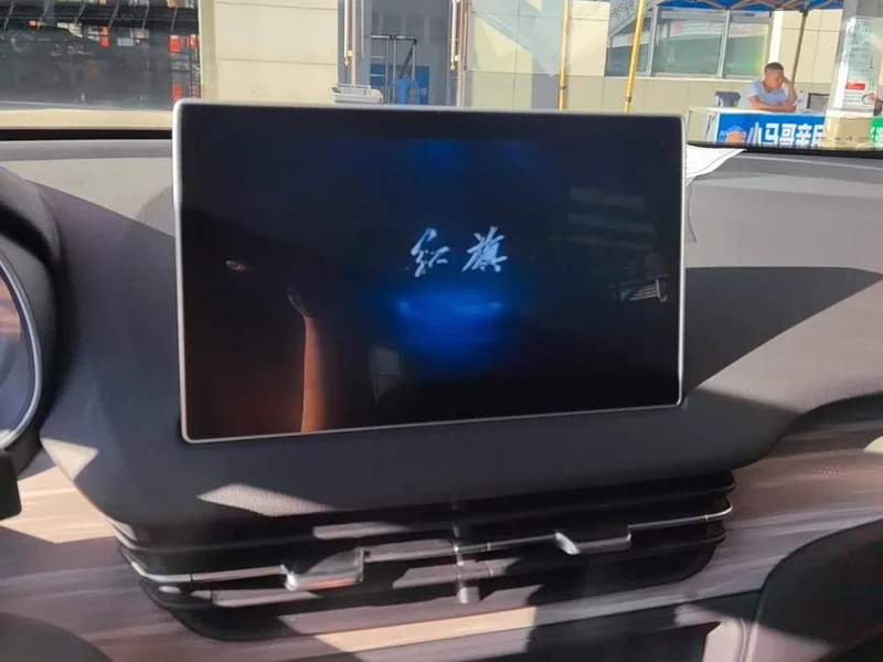 Hongqi E-QM5 — фото 13