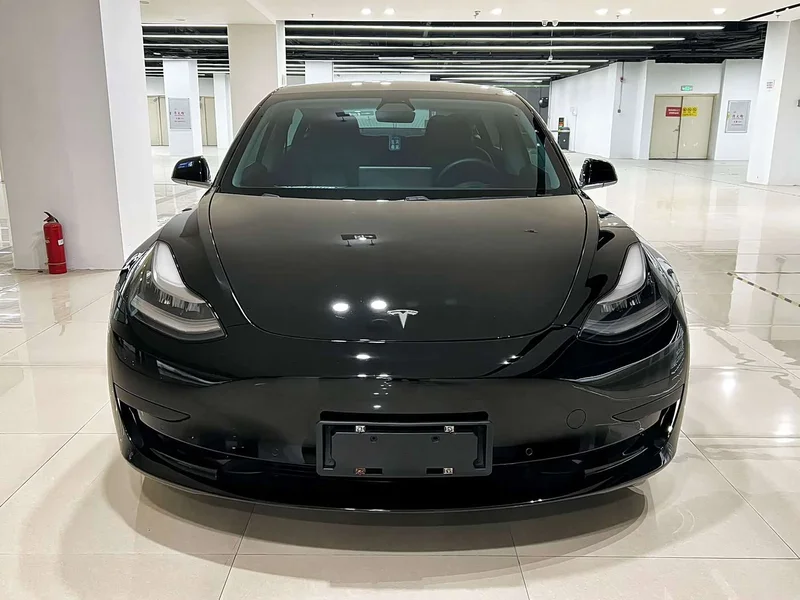 Tesla Model 3 — фото 2