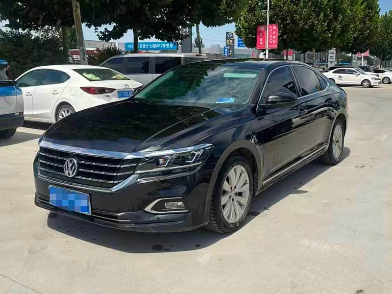 Volkswagen Passat — фото 1