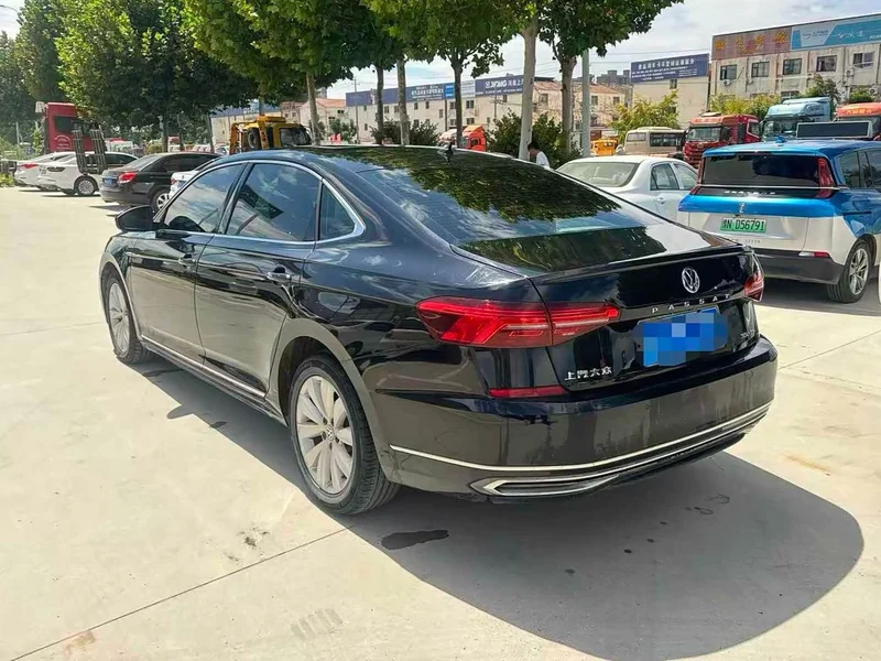 Volkswagen Passat — фото 7
