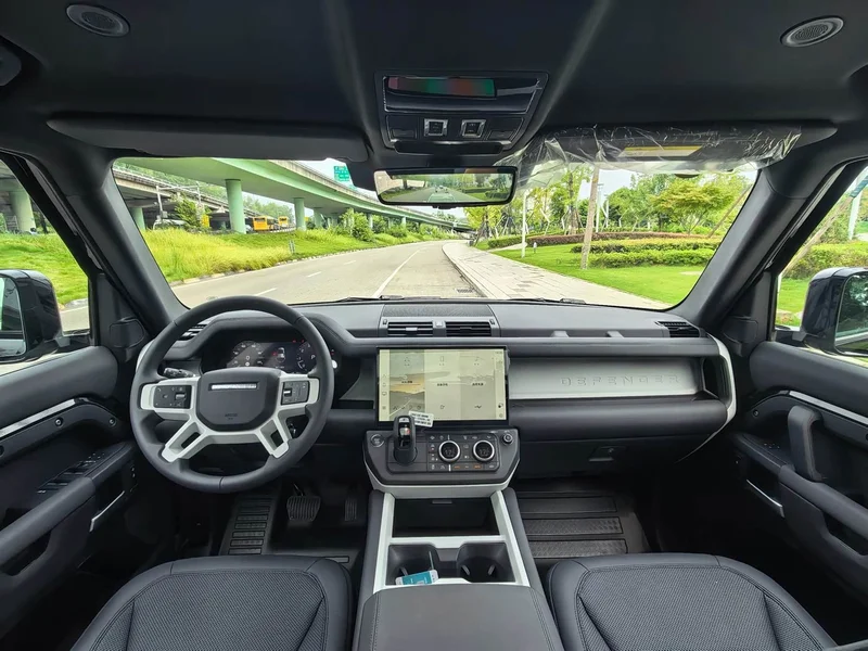 Land Rover Defender — фото 11