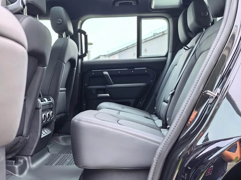 Land Rover Defender — фото 13