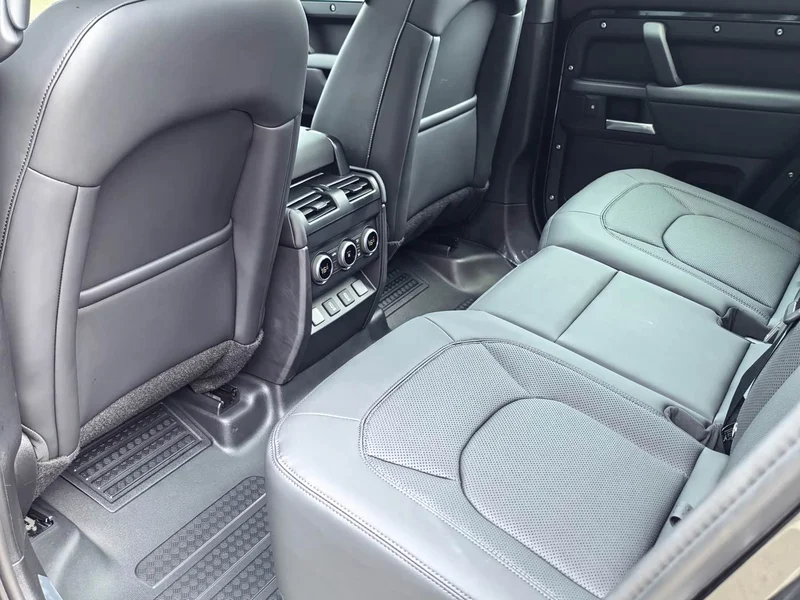 Land Rover Defender — фото 14