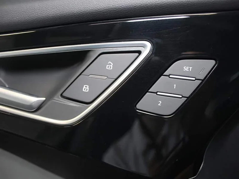 Audi Q4 e-tron — фото 14