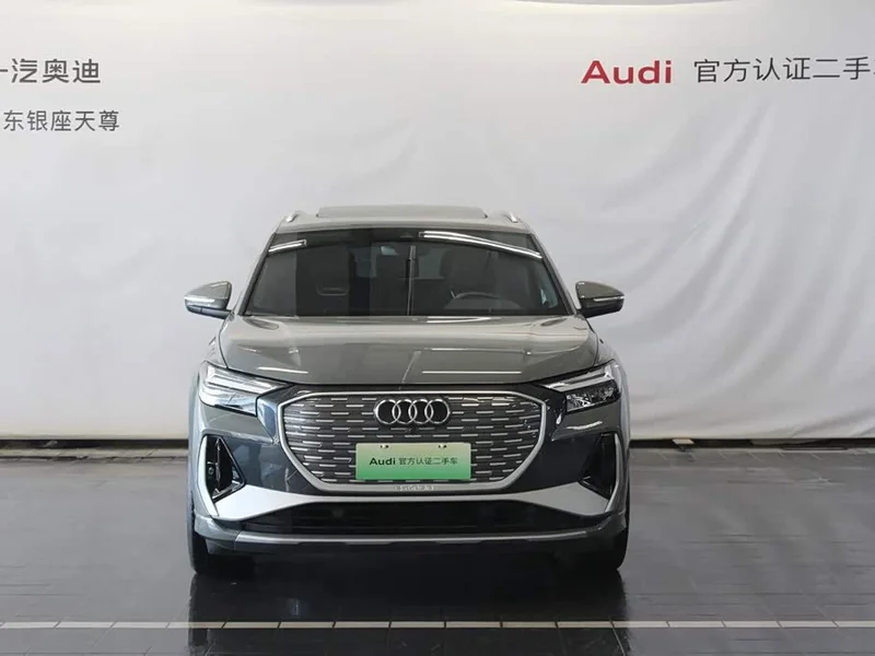 Audi Q4 e-tron — фото 2