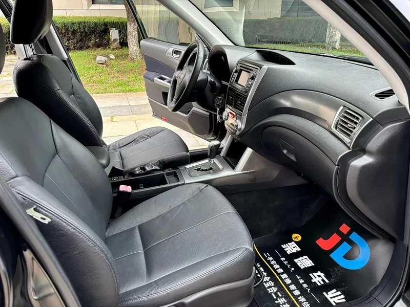 Subaru Forester — фото 8