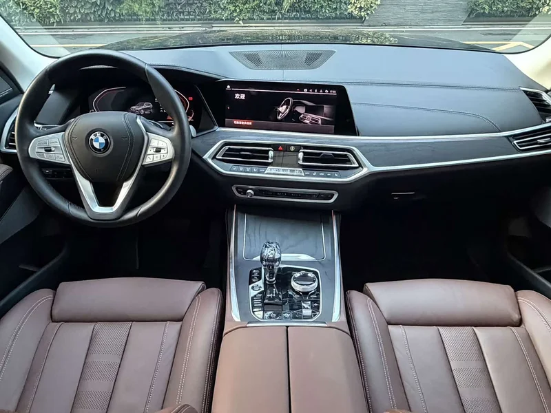 BMW X7 — фото 11