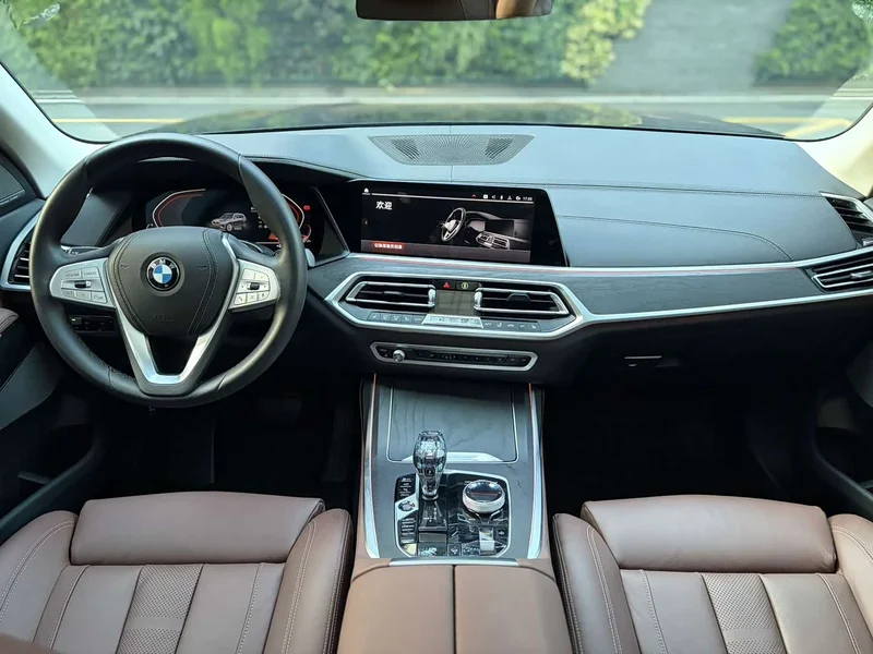 BMW X7 — фото 12