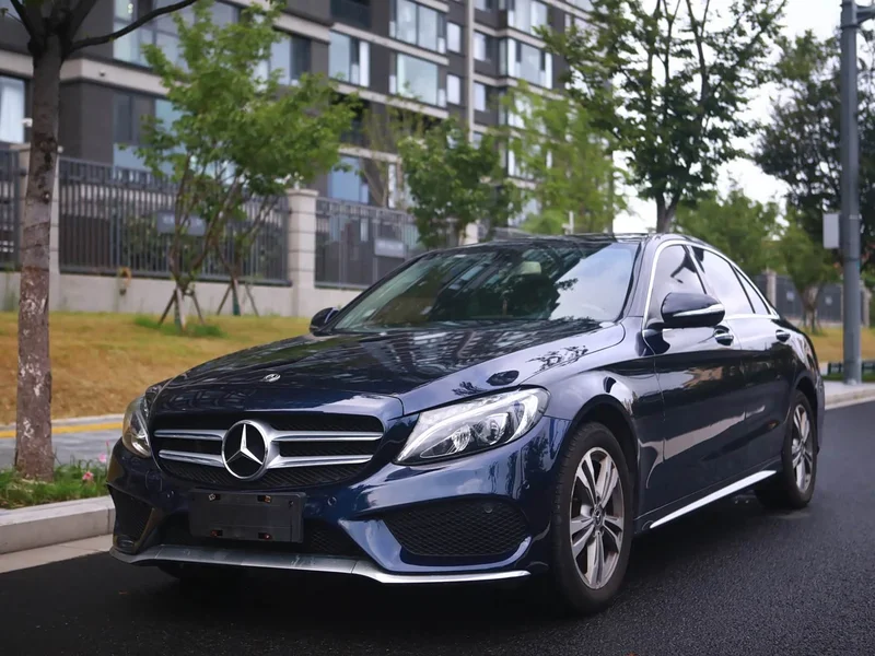 Mercedes-Benz C-Class — фото 1