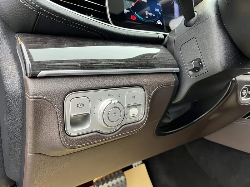 Mercedes-Benz GLS — фото 19