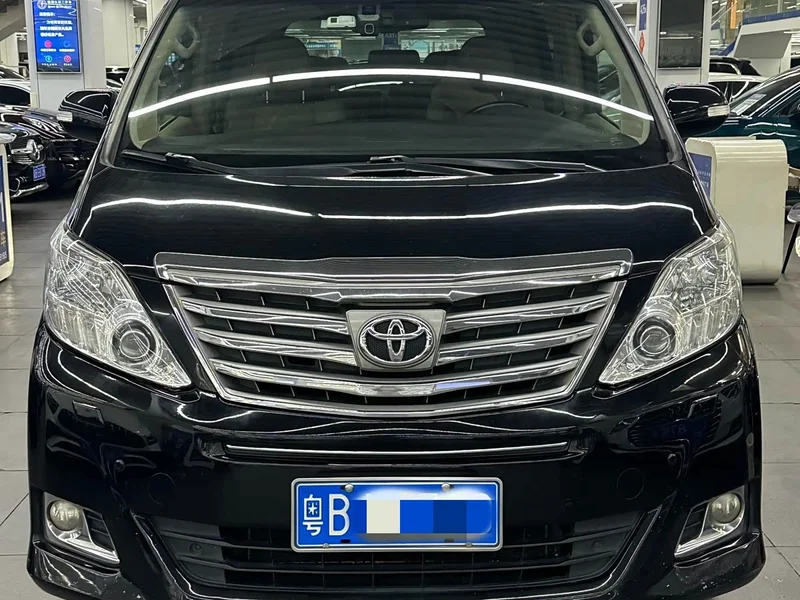 Toyota Alphard — фото 2