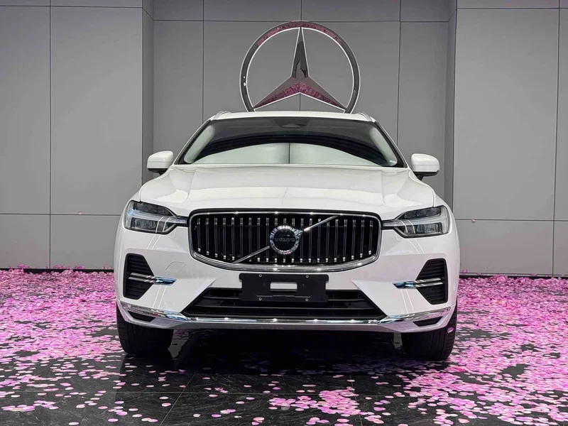 Volvo XC60 — фото 2