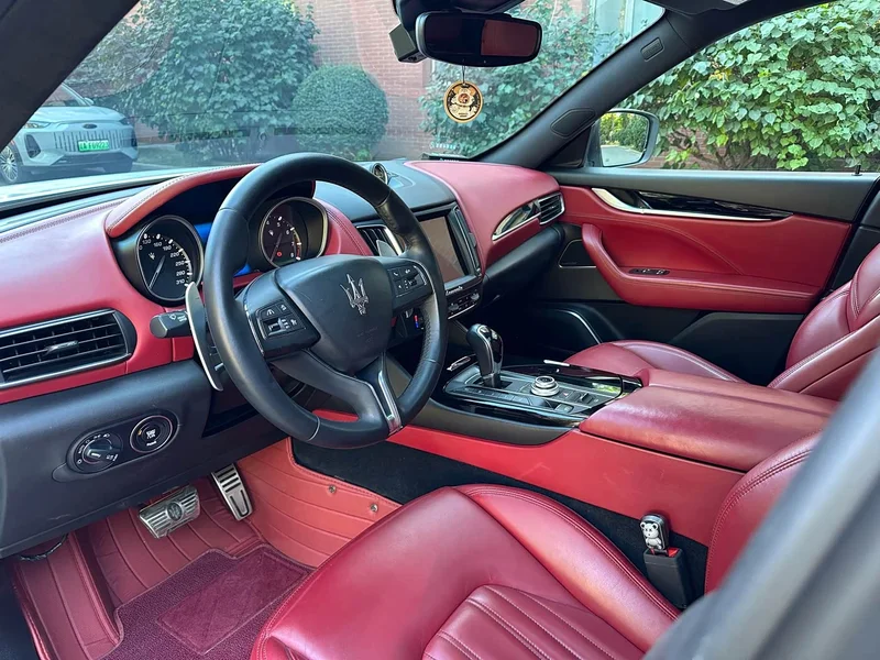 Maserati Levante — фото 14