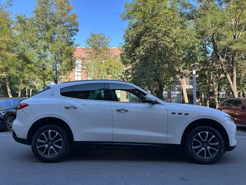 Maserati Levante — фото 4