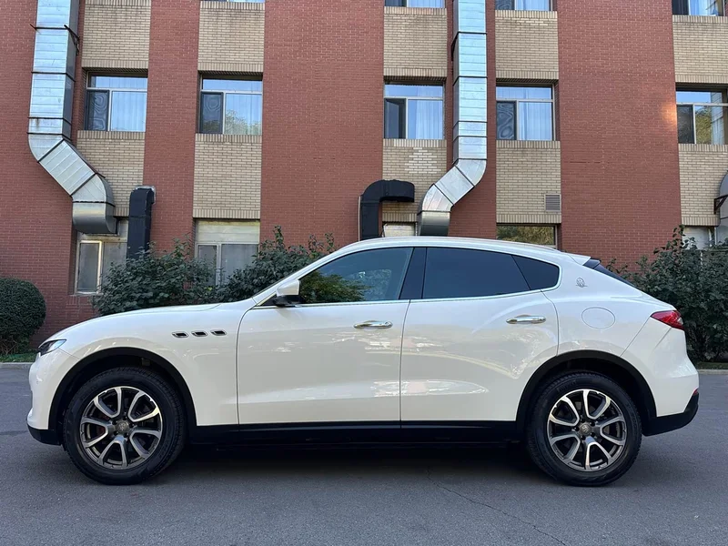 Maserati Levante — фото 8