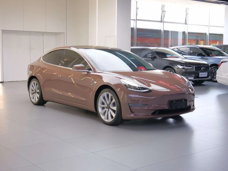 Tesla Model 3 — фото 2