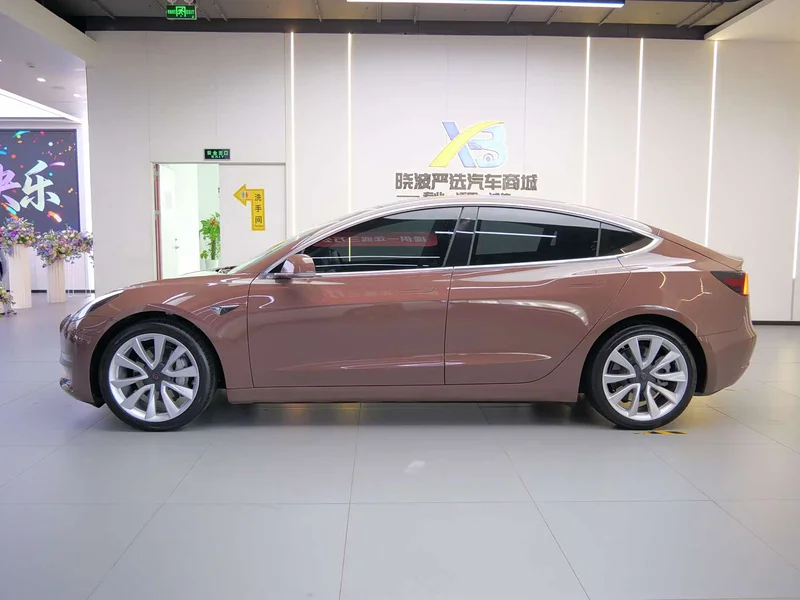 Tesla Model 3 — фото 4