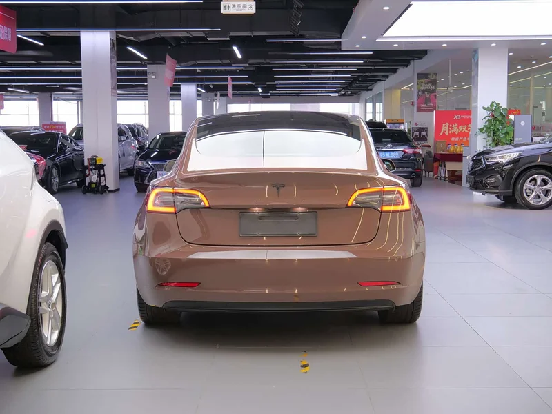 Tesla Model 3 — фото 5