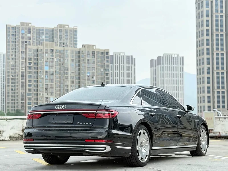 Audi A8 — фото 13