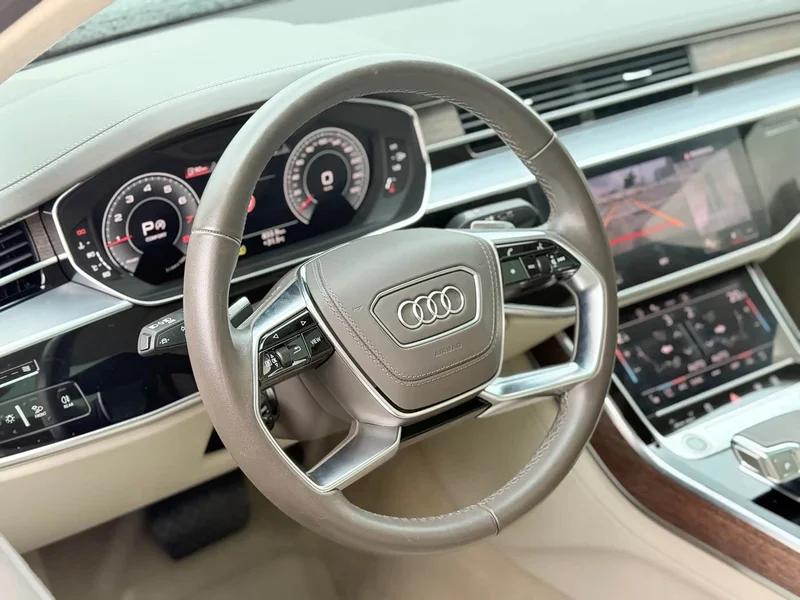 Audi A8 — фото 16