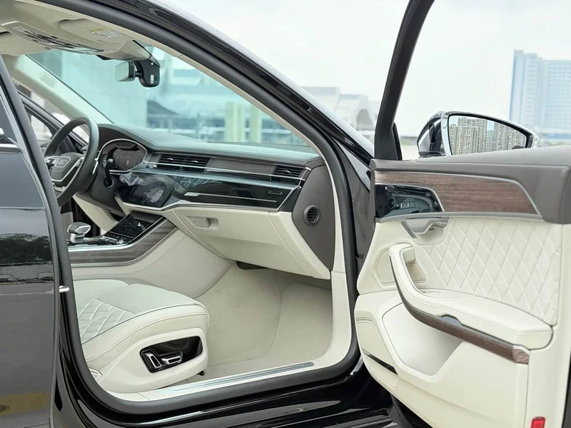 Audi A8 — фото 6
