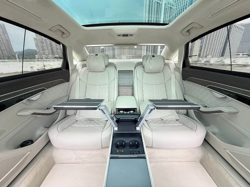 Audi A8 — фото 10
