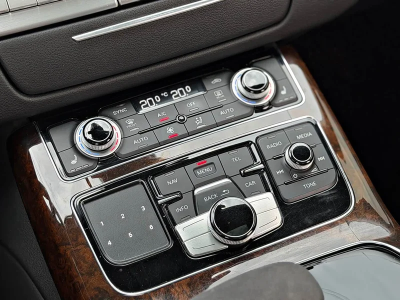 Audi A8 — фото 11