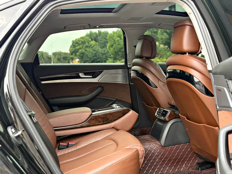 Audi A8 — фото 14