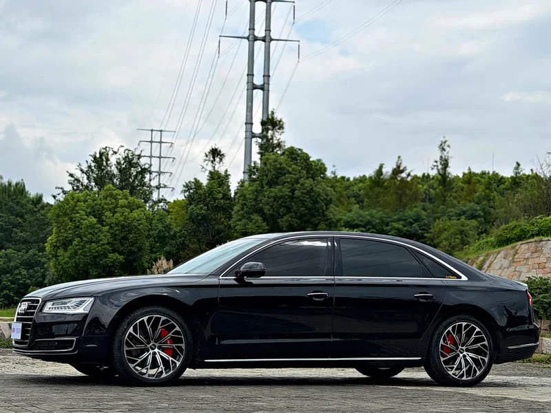 Audi A8 — фото 17