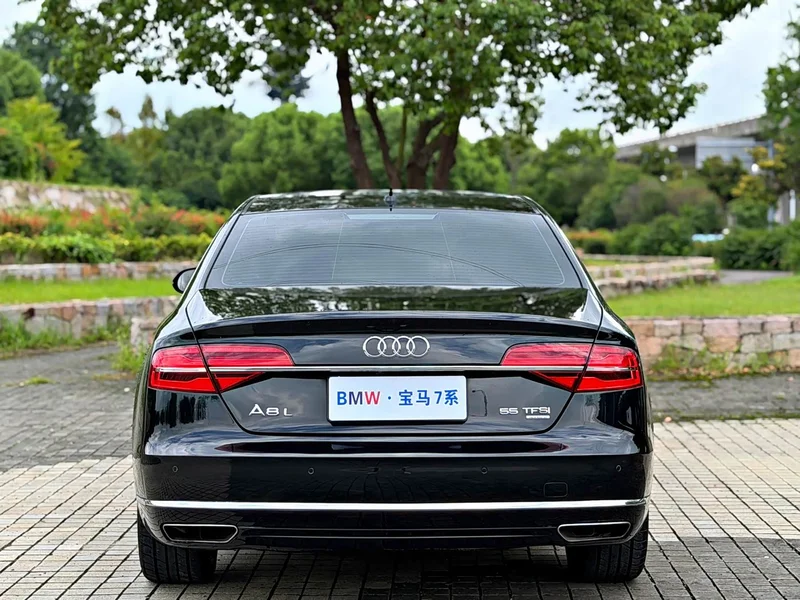 Audi A8 — фото 19