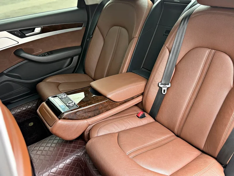 Audi A8 — фото 8