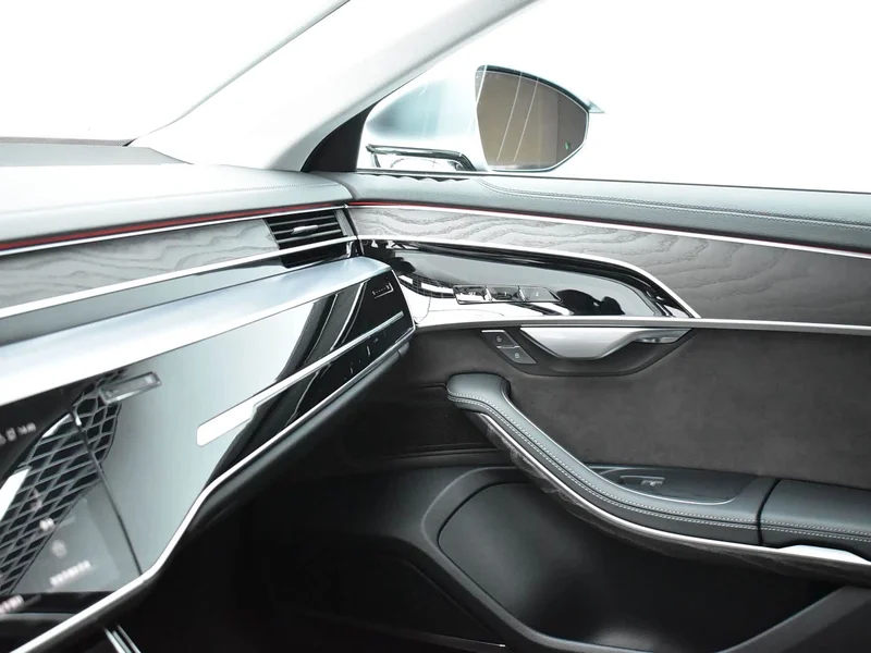 Audi A8 — фото 12