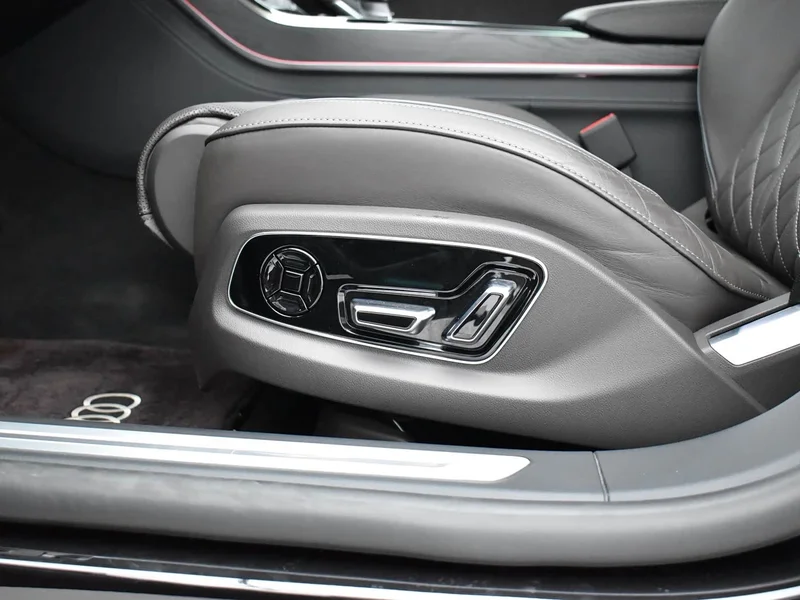 Audi A8 — фото 18