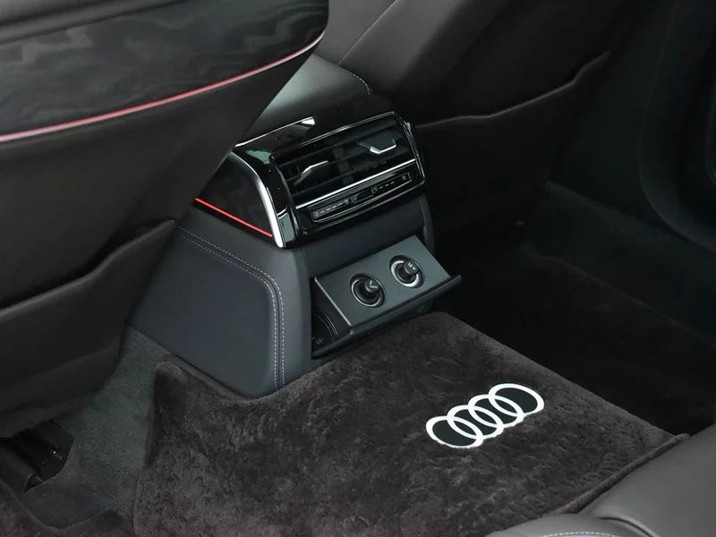 Audi A8 — фото 23