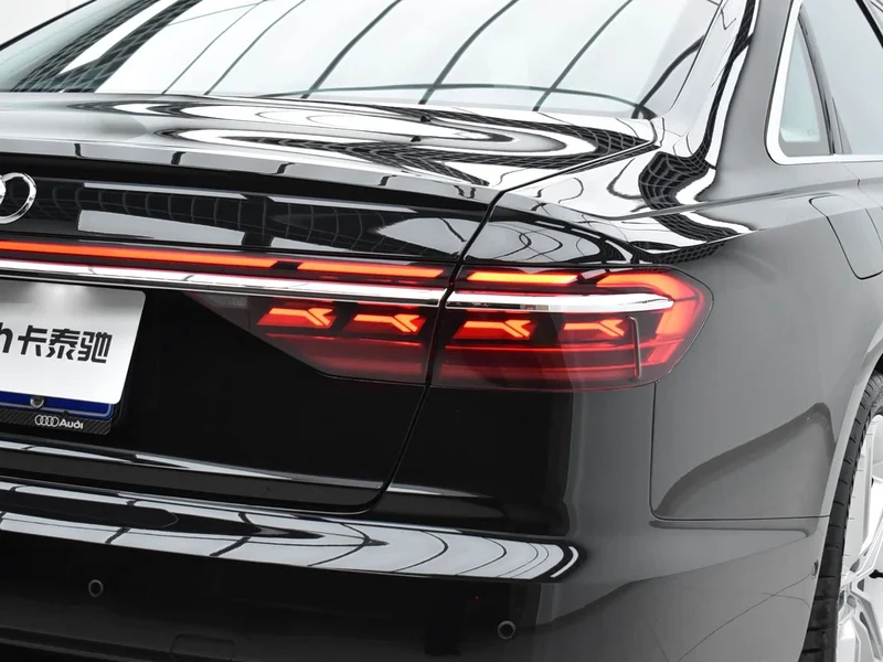 Audi A8 — фото 28