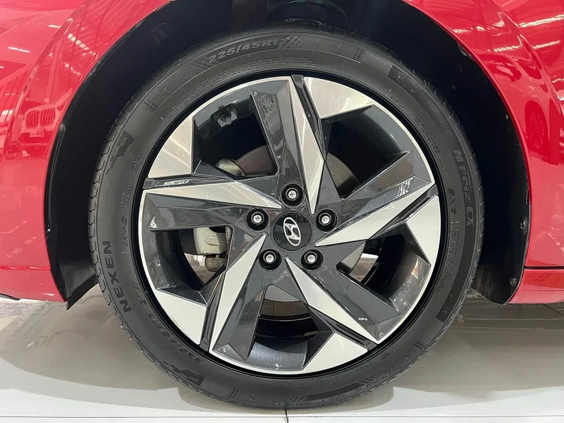 Hyundai Elantra — фото 12