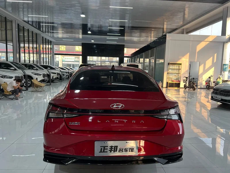 Hyundai Elantra — фото 4