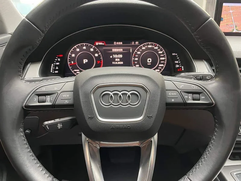 Audi Q7 — фото 12