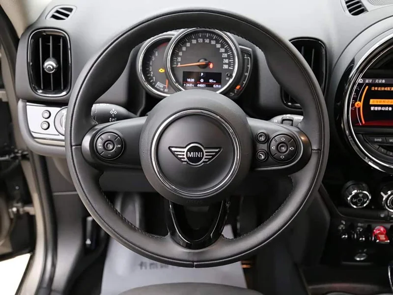 MINI COUNTRYMAN — фото 15