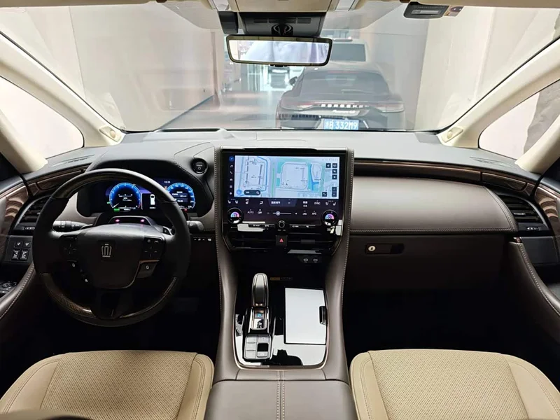 Toyota Vellfire — фото 13