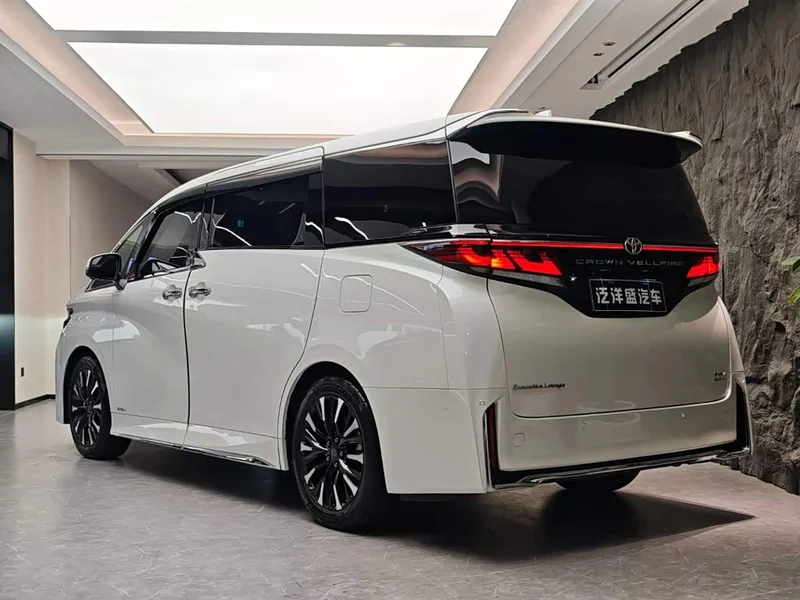 Toyota Vellfire — фото 19