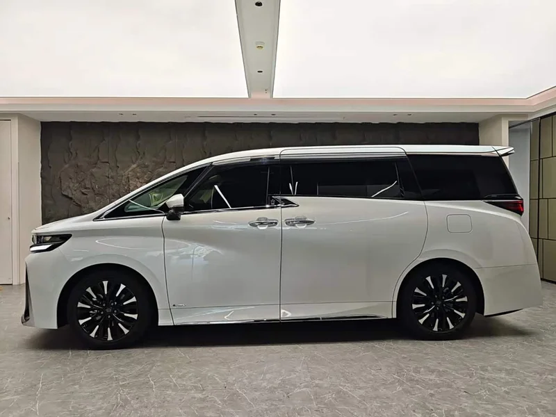 Toyota Vellfire — фото 3