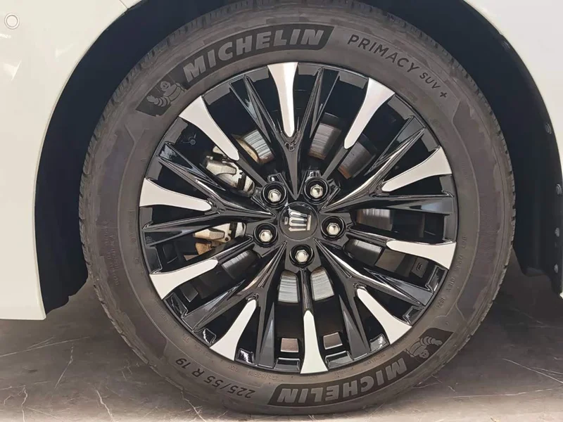 Toyota Vellfire — фото 4